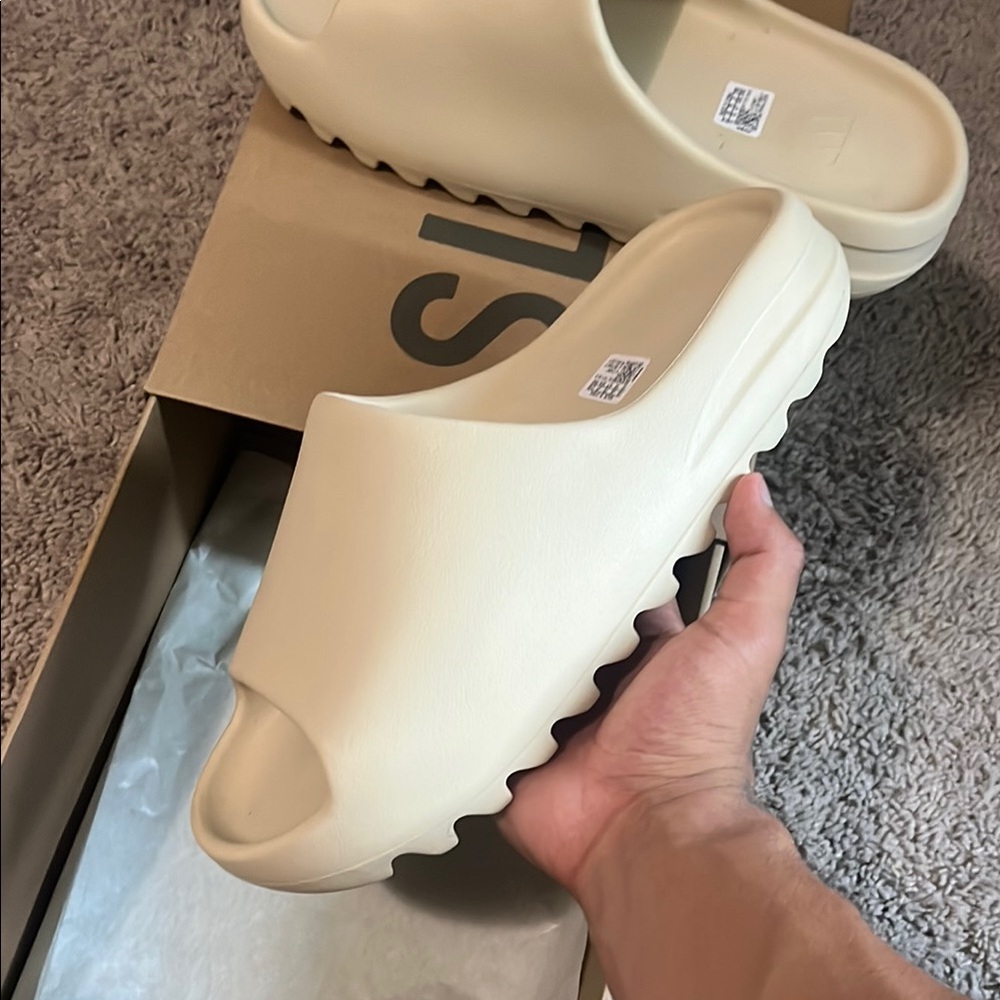 Yzy slides